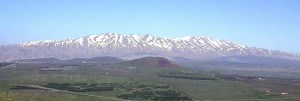 Mount_Hermon_from_south,_tb040903[1]